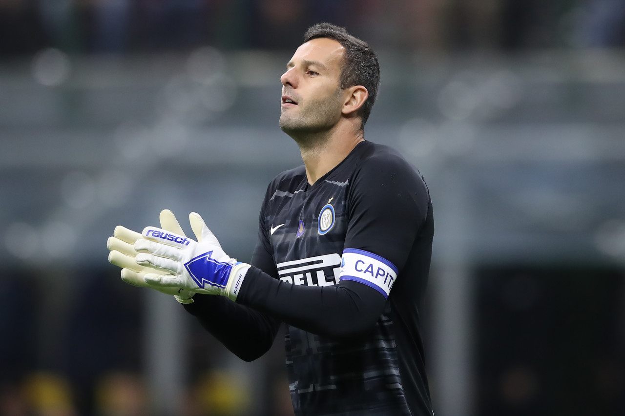 曼联1-1西汉姆联：83分钟遭保级队逼平，近5轮仅1胜争四梦碎？（曼联1-1平西汉姆：83分钟被保级队扳平，近5轮仅1胜，争四前景告急）