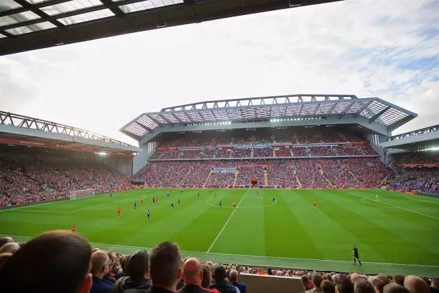 亚泰小将景泊羲完成中超首秀，月初曾说自己的梦想是中超首发（亚泰新星景泊羲迎来中超处子秀，月初坦言梦想是中超首发）